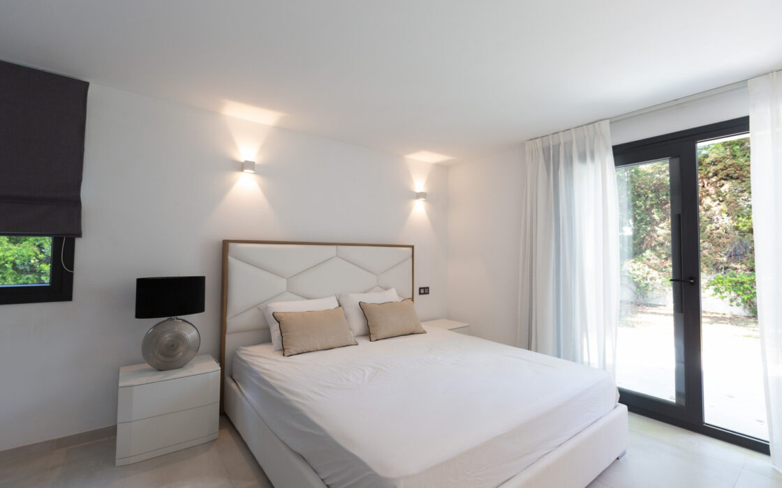 Вилла в Лас-Брисас, 5 комнат, терраса, 290 кв.м у моря