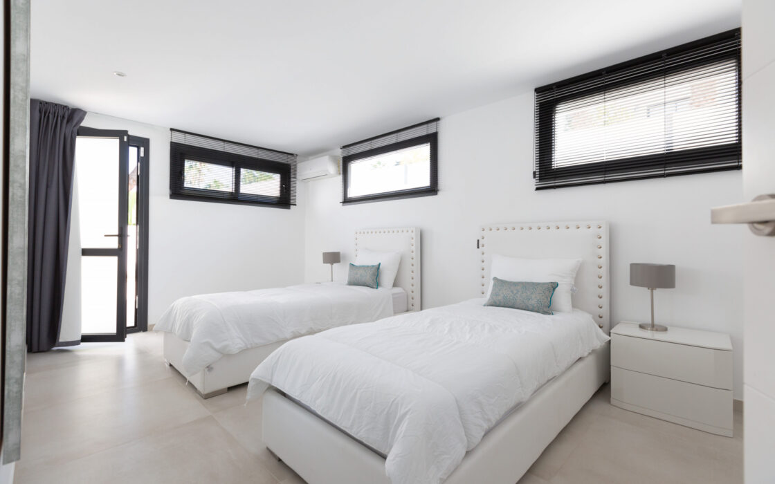 Вилла в Лас-Брисас, 5 комнат, терраса, 290 кв.м у моря