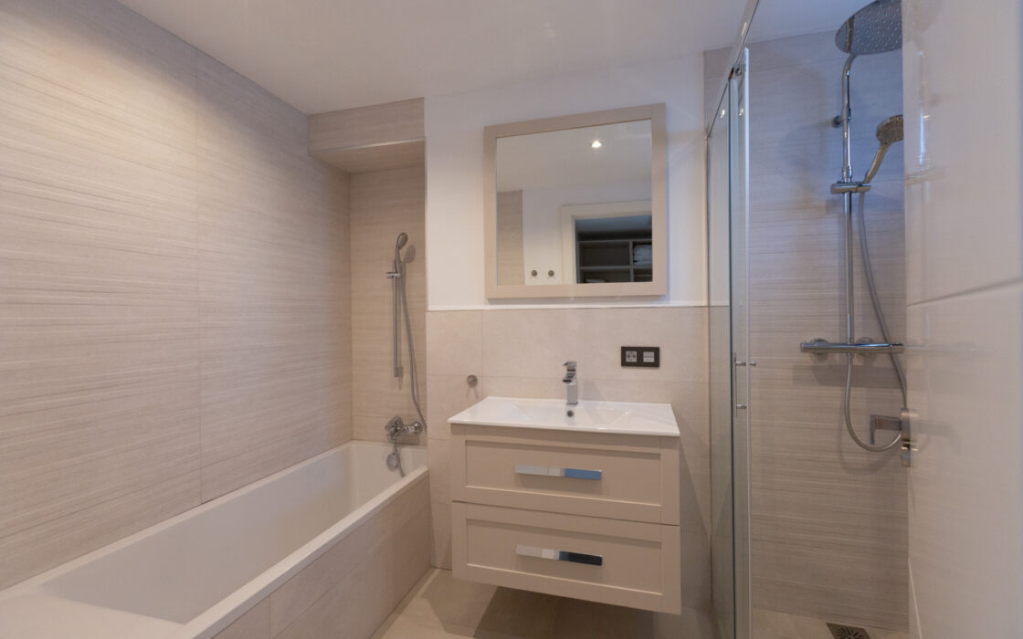 Вилла в Лас-Брисас, 5 комнат, терраса, 290 кв.м у моря