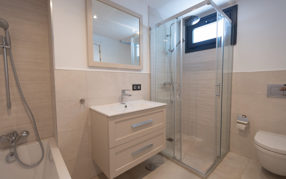 Вилла в Лас-Брисас, 5 комнат, терраса, 290 кв.м у моря