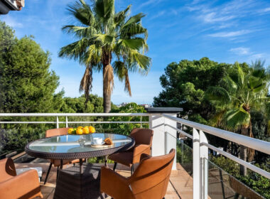 Просторная вилла 436 кв.м в центре Марбельи с террасой