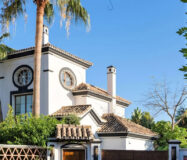 Просторная вилла 436 кв.м в центре Марбельи с террасой