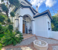 Просторная вилла 436 кв.м в центре Марбельи с террасой