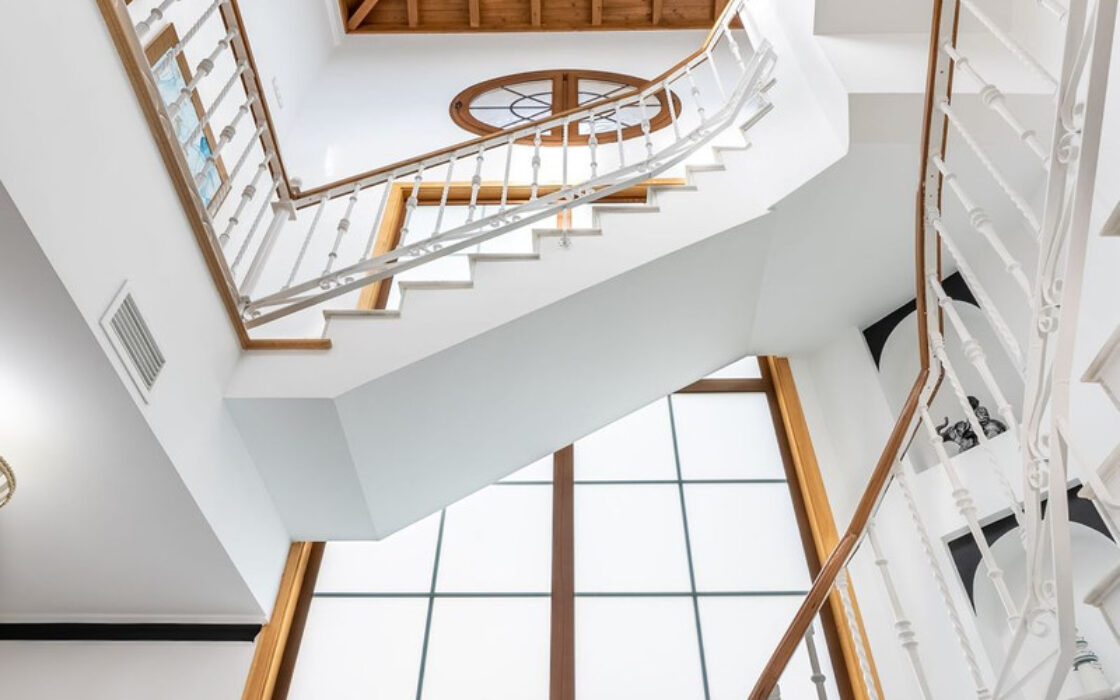 Просторная вилла 436 кв.м в центре Марбельи с террасой