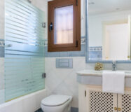 Просторная вилла 436 кв.м в центре Марбельи с террасой