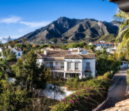 Просторная вилла 436 кв.м в центре Марбельи с террасой