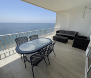 Квартира 70 кв.м с террасой у моря в Эстепоне