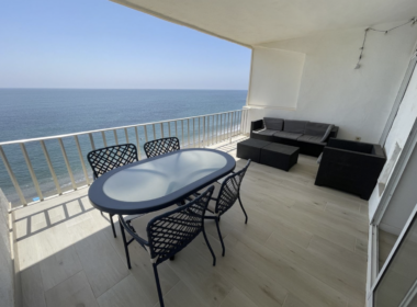 Квартира 70 кв.м з терасою біля моря в Естепоні