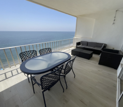 Квартира 70 кв.м з терасою біля моря в Естепоні