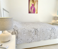 Просторная 3-комнатная квартира с панорамным видом в Эстепоне