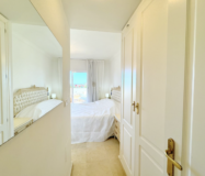 Просторная 3-комнатная квартира с панорамным видом в Эстепоне