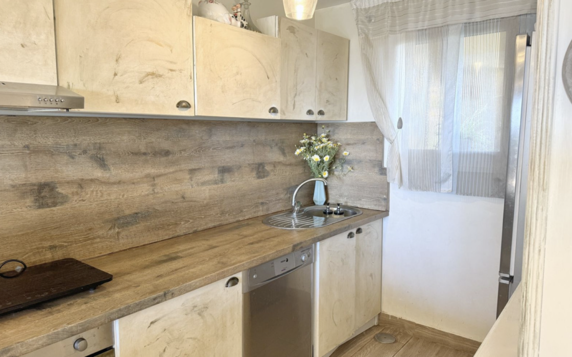 Просторная 3-комнатная квартира с панорамным видом в Эстепоне