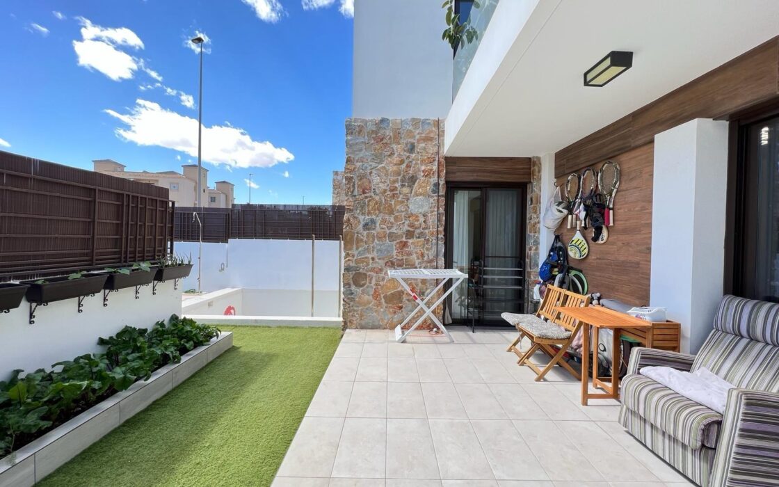 Вилла хайтек в Кабо Риг с бассейном и террасой 111 кв.м