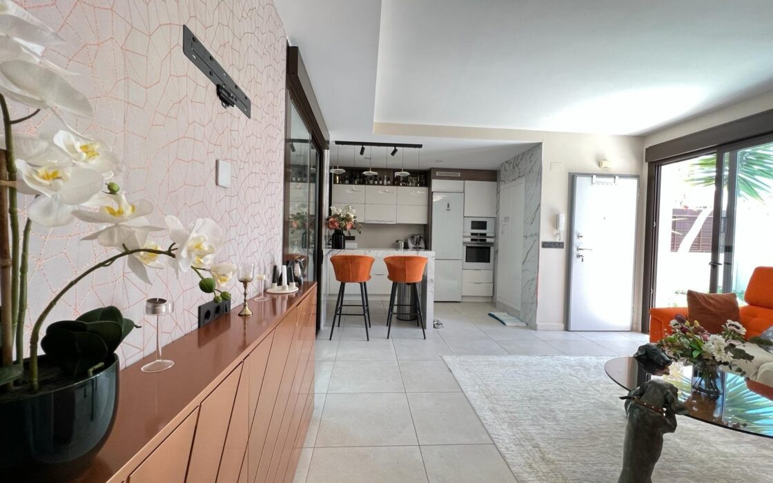 Вилла хайтек в Кабо Риг с бассейном и террасой 111 кв.м