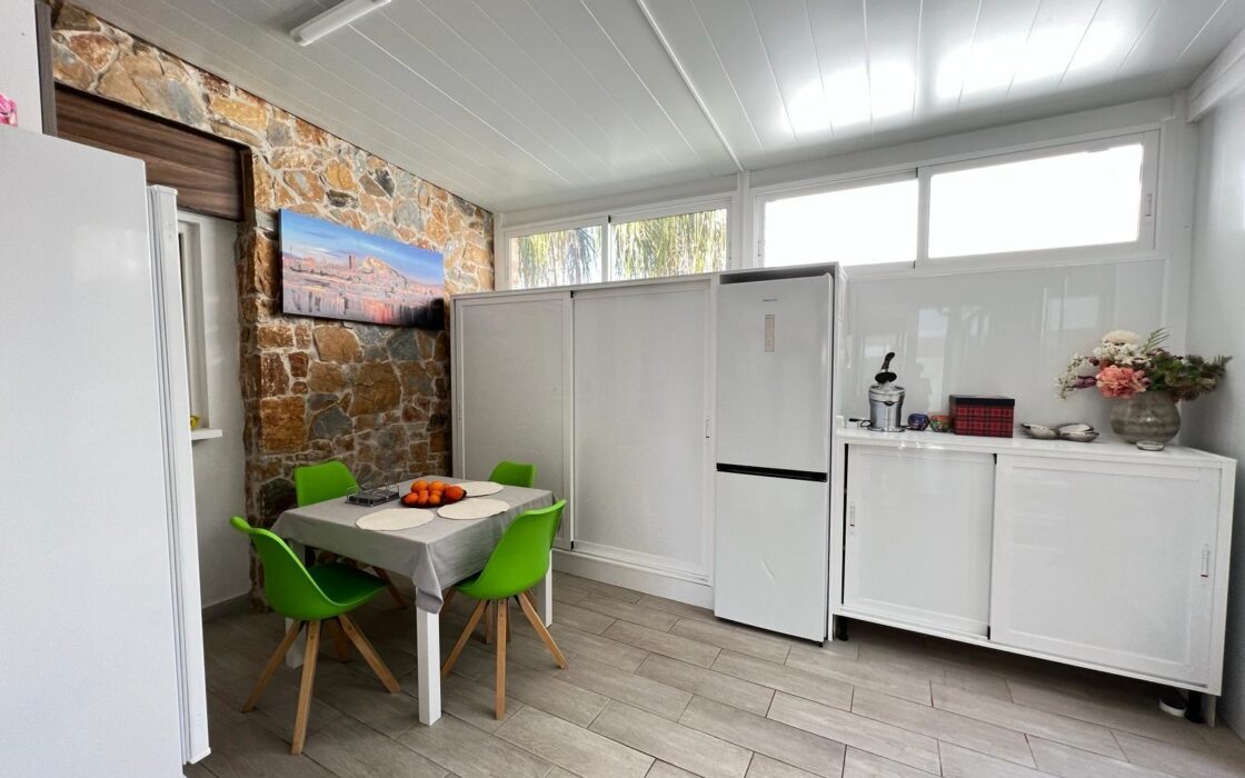 Вилла хайтек в Кабо Риг с бассейном и террасой 111 кв.м