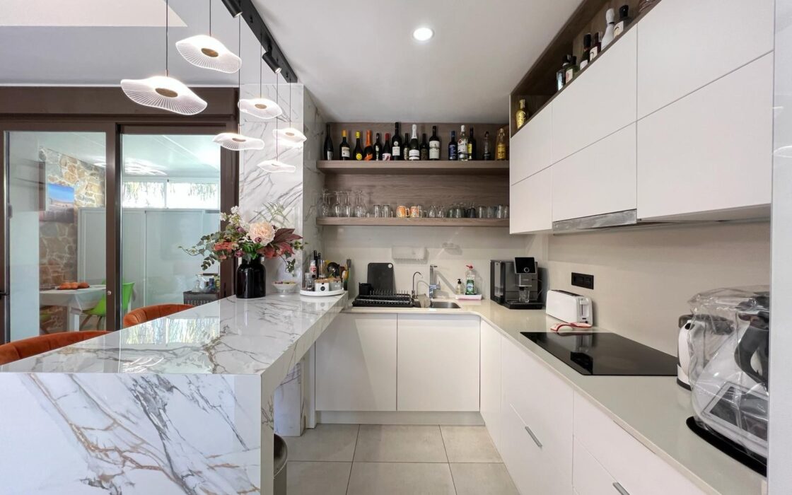 Вилла хайтек в Кабо Риг с бассейном и террасой 111 кв.м