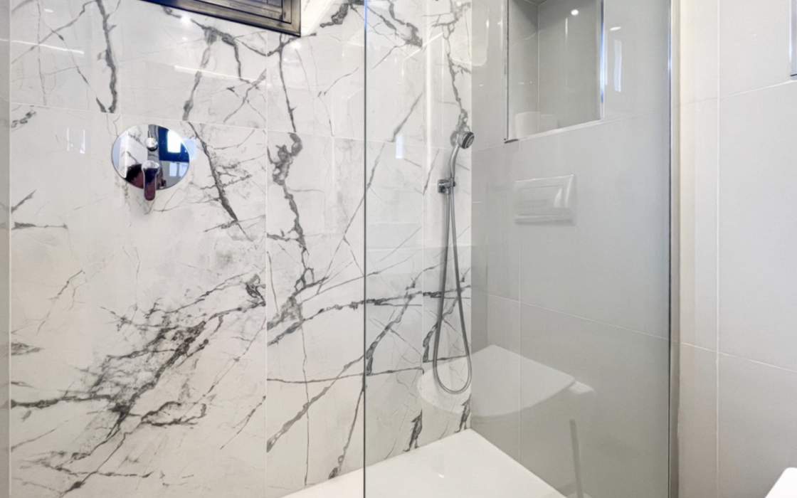 Изысканный пентхаус с террасой в центре Бенахависа 85 кв.м