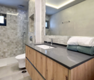 Изысканный пентхаус с террасой в центре Бенахависа 85 кв.м