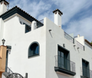 Изысканный пентхаус с террасой в центре Бенахависа 85 кв.м