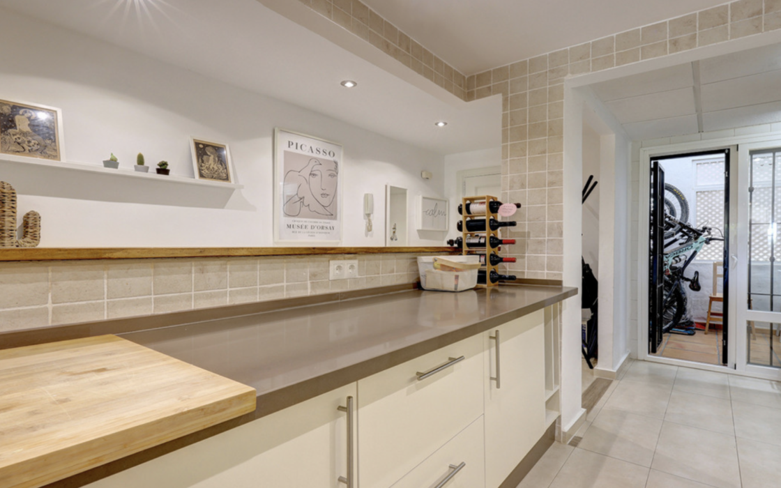 Апартамент с 2 спальнями в Эстепоне с террасой и садом