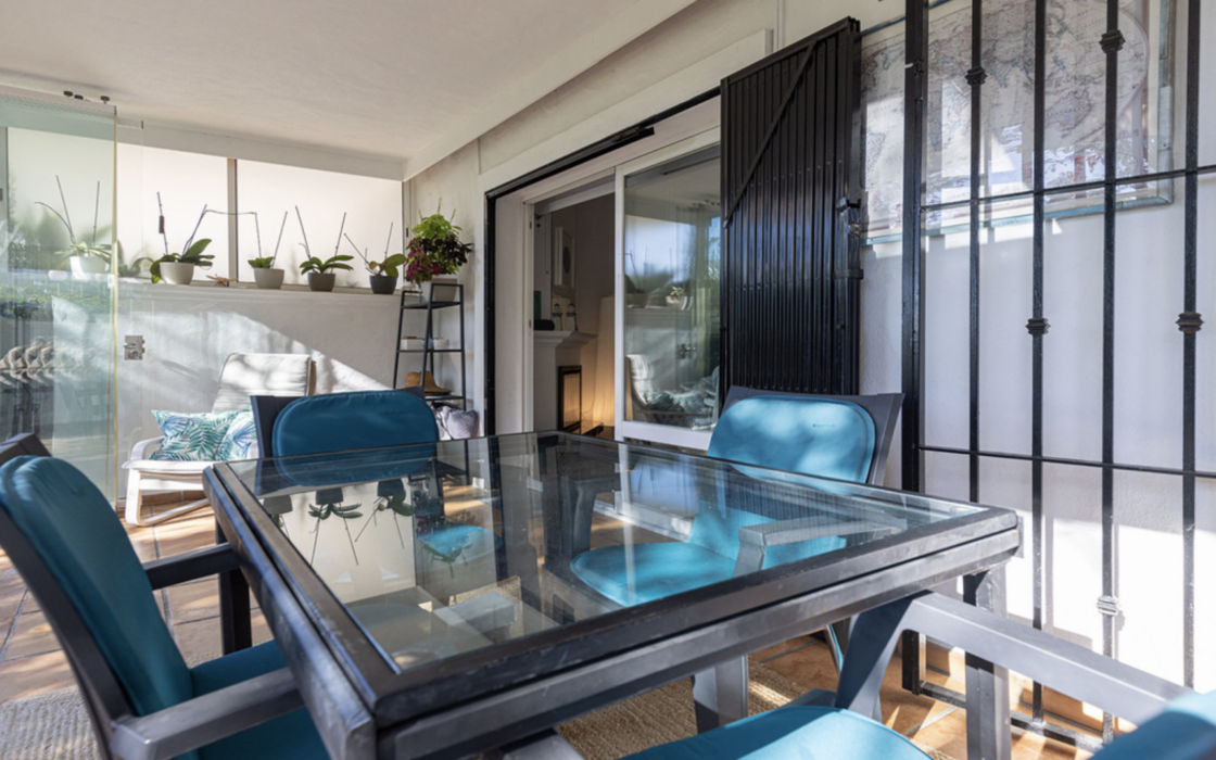 Апартамент с 2 спальнями в Эстепоне с террасой и садом