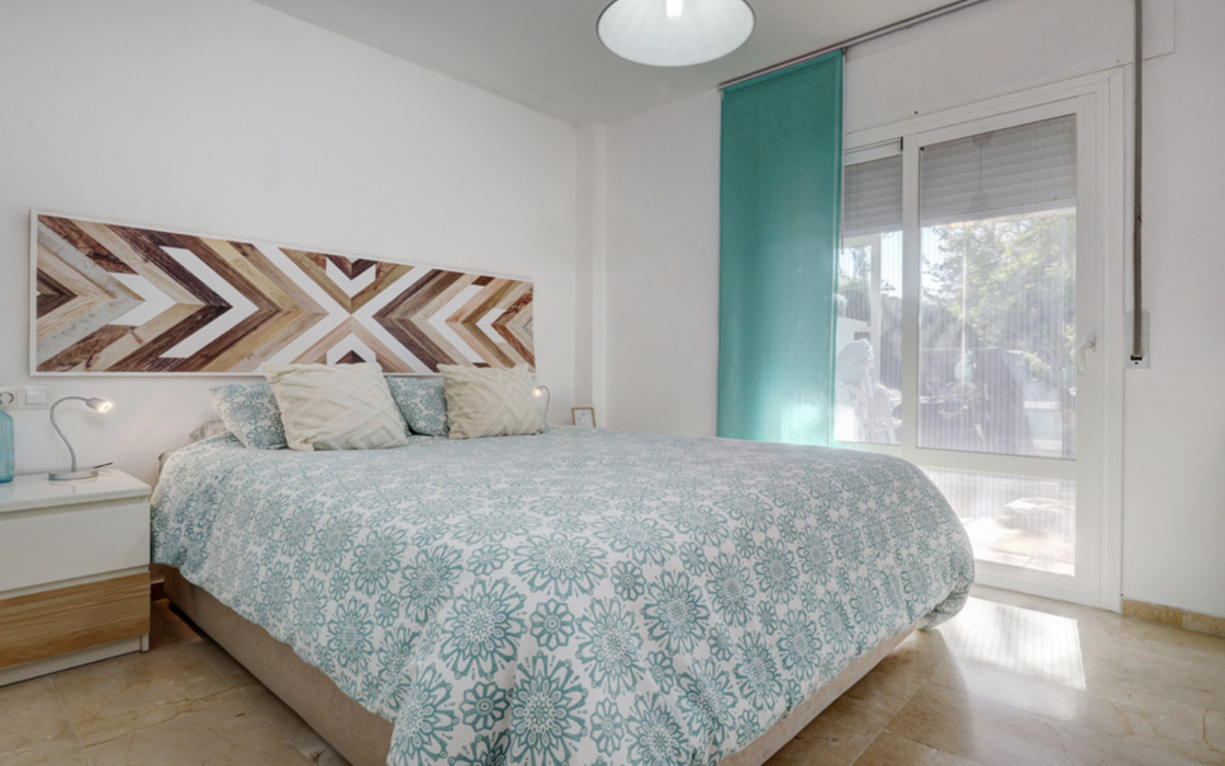 Апартамент с 2 спальнями в Эстепоне с террасой и садом