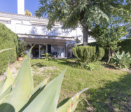 Апартамент с 2 спальнями в Эстепоне с террасой и садом