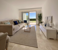 Квартира 107 кв.м с садом в Марбелье у моря