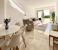 Квартира 107 кв.м с садом в Марбелье у моря