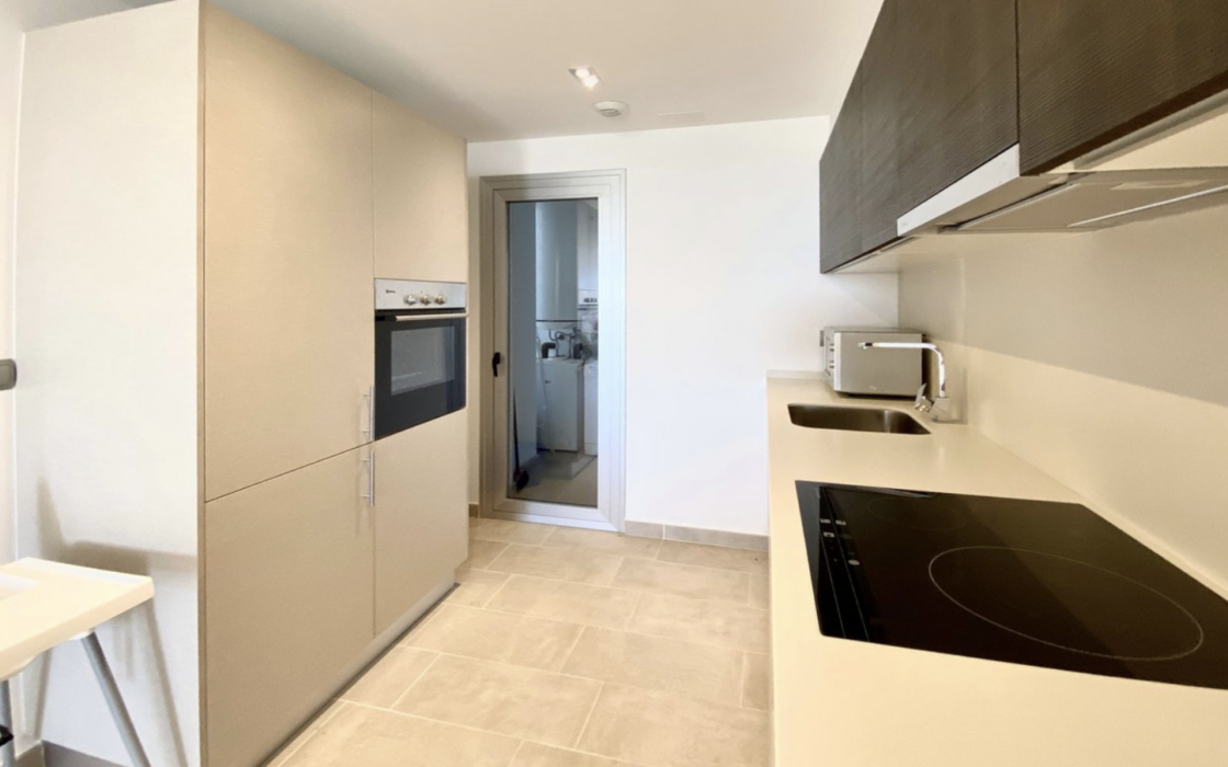 Квартира 107 кв.м с садом в Марбелье у моря