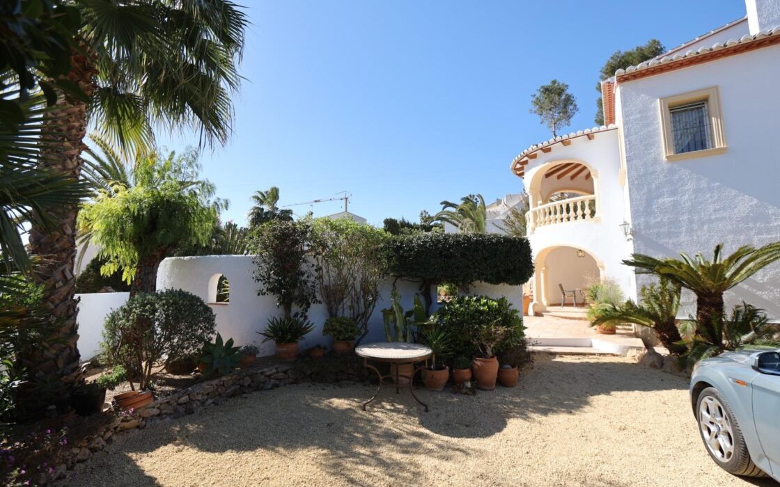 Вілла з басейном у Беніссі, 2 спальні, 1 км до моря