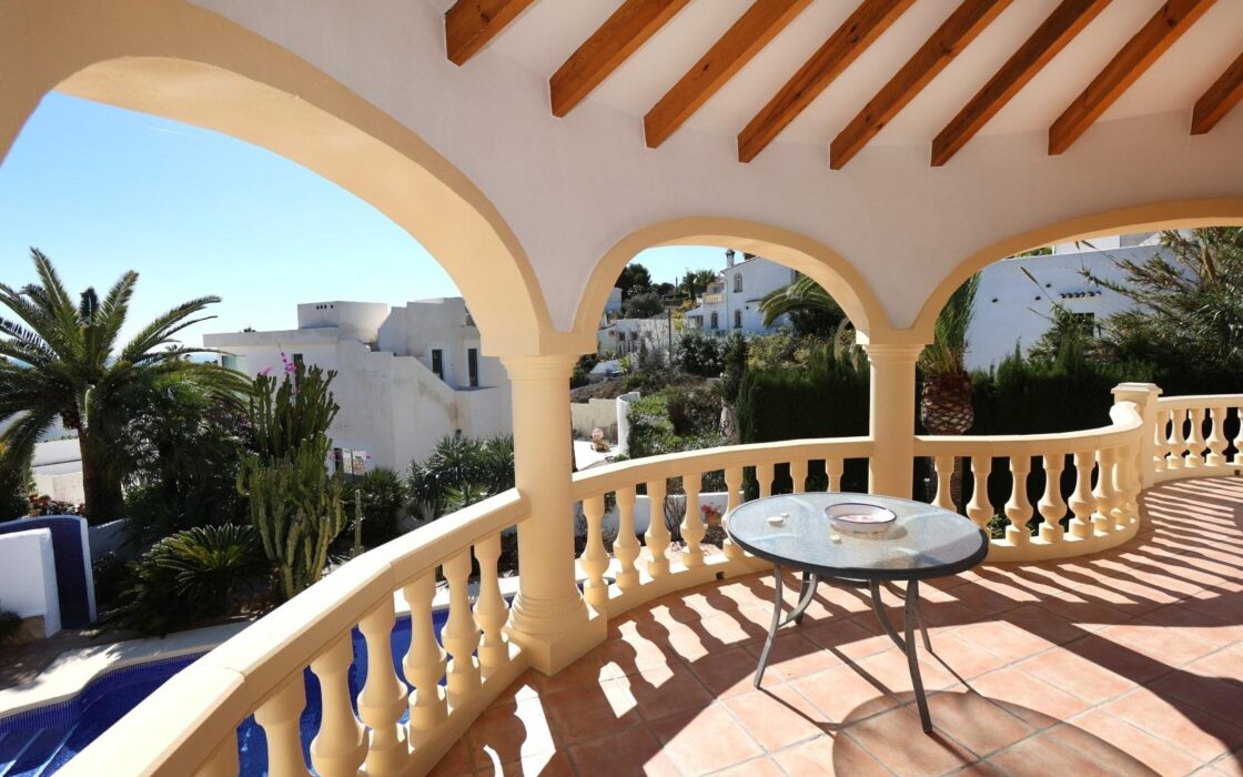 Вілла з басейном у Беніссі, 2 спальні, 1 км до моря