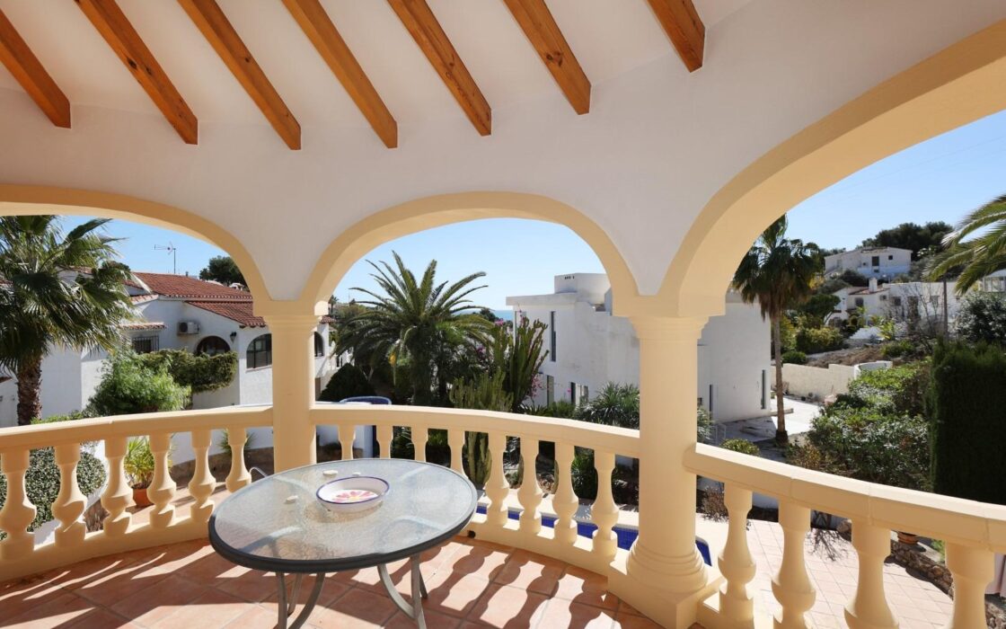 Вілла з басейном у Беніссі, 2 спальні, 1 км до моря