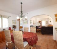 Вілла з басейном у Беніссі, 2 спальні, 1 км до моря