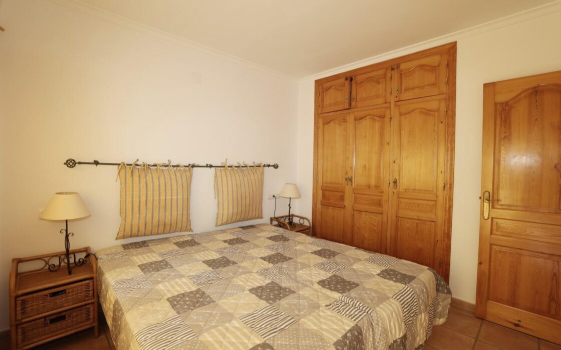 Вілла з басейном у Беніссі, 2 спальні, 1 км до моря