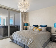 Простора 7-кімнатна квартира з терасою в Андалузії 325 кв.м