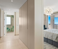 Простора 7-кімнатна квартира з терасою в Андалузії 325 кв.м