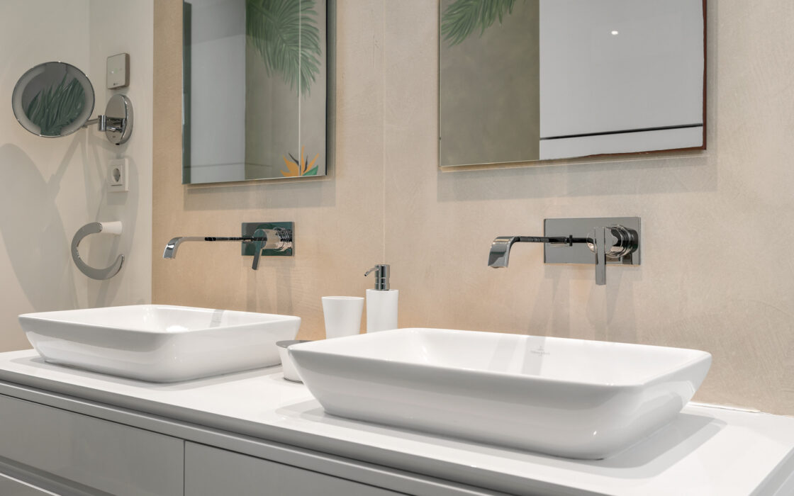 Простора 7-кімнатна квартира з терасою в Андалузії 325 кв.м