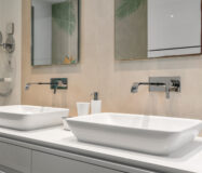 Простора 7-кімнатна квартира з терасою в Андалузії 325 кв.м