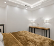 Простора 7-кімнатна квартира з терасою в Андалузії 325 кв.м