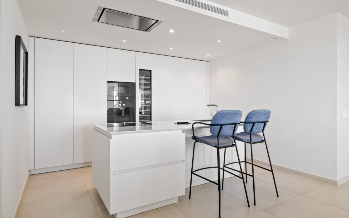 Простора 7-кімнатна квартира з терасою в Андалузії 325 кв.м