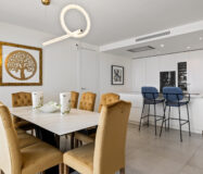 Простора 7-кімнатна квартира з терасою в Андалузії 325 кв.м