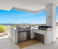 Простора 7-кімнатна квартира з терасою в Андалузії 325 кв.м