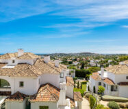 Простора 7-кімнатна квартира з терасою в Андалузії 325 кв.м