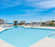 Простора 7-кімнатна квартира з терасою в Андалузії 325 кв.м