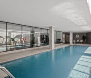 Простора 7-кімнатна квартира з терасою в Андалузії 325 кв.м