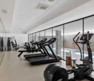 Простора 7-кімнатна квартира з терасою в Андалузії 325 кв.м