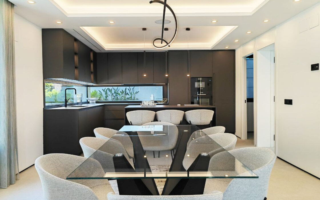 Вілла в Нуэва-Андалусія, Марбелья, 454 кв.м, вид на море