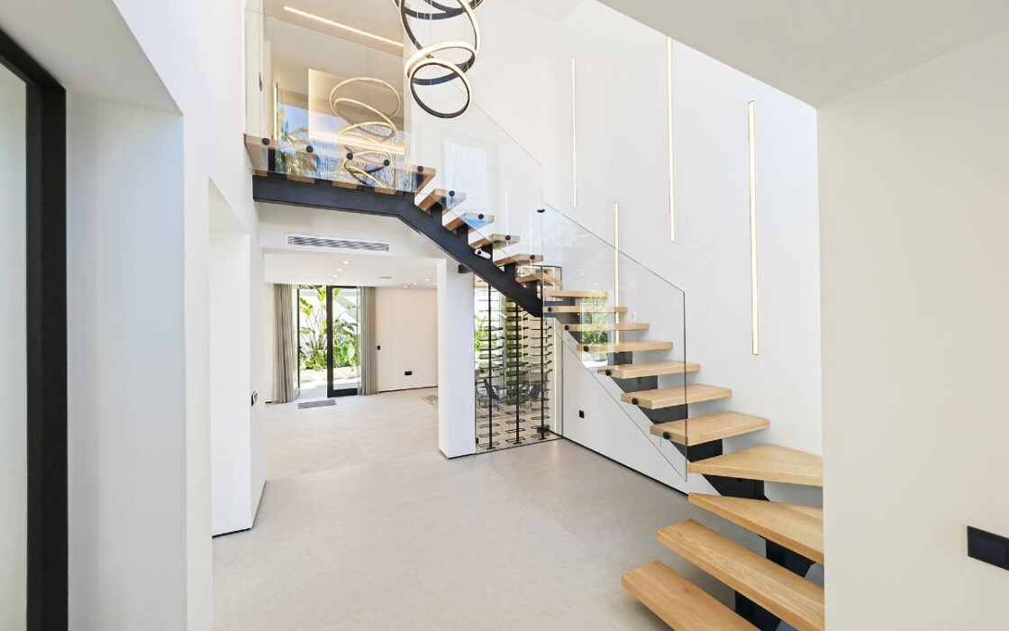 Вілла в Нуэва-Андалусія, Марбелья, 454 кв.м, вид на море