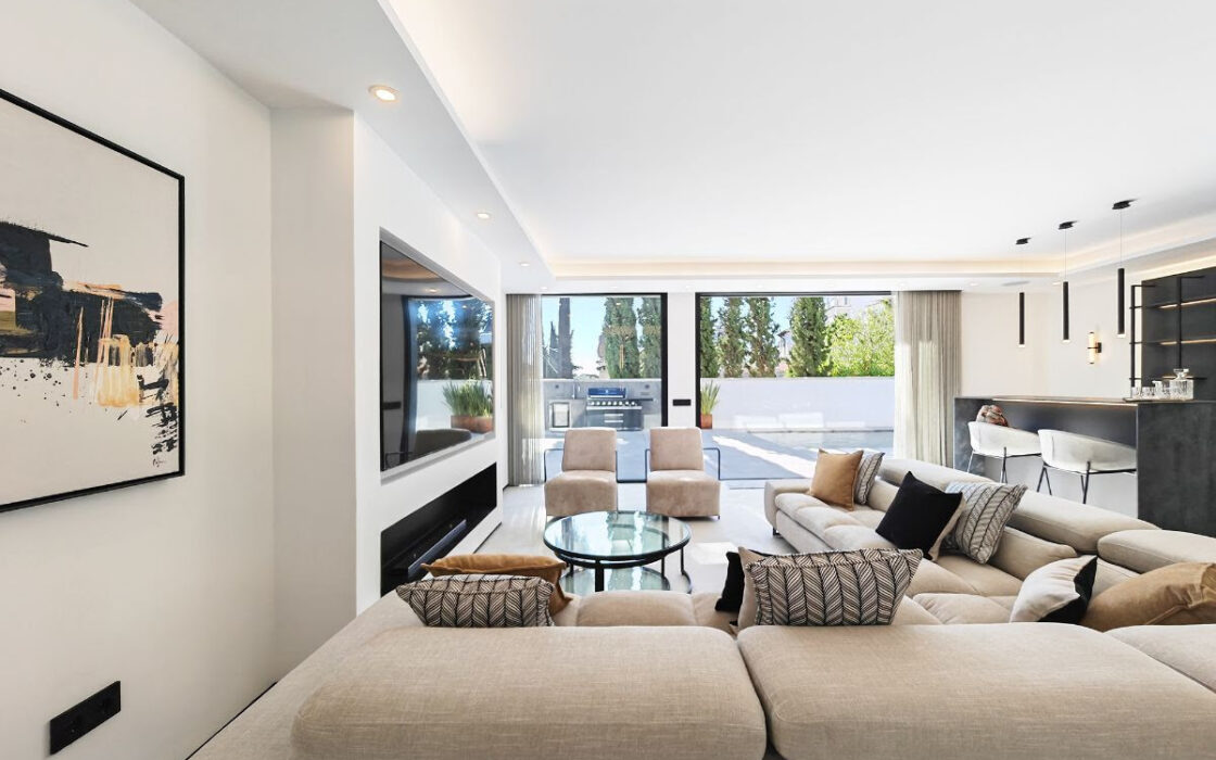 Вілла в Нуэва-Андалусія, Марбелья, 454 кв.м, вид на море